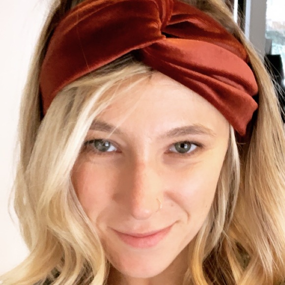 Meet your Posher, Lise - Picture 1 of 1